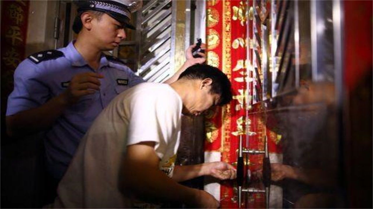 海口请开锁师傅开了锁后，师傅为什么一般都不进门，就算主人请也不进去？